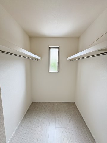 Bloom₋ブルーム　小倉北区赤坂4丁目1期　の収納|収納力も高く、非常に魅力的なウォークインクローゼットです。