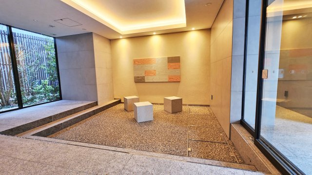 コスモグラシア新宿西早稲田のロビー