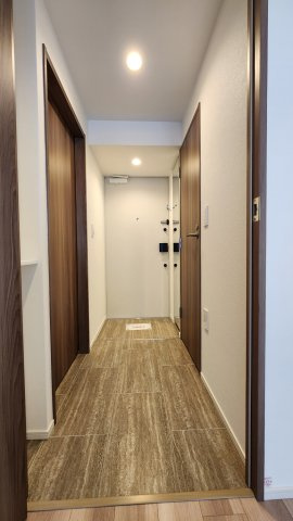 コスモグラシア新宿西早稲田の玄関