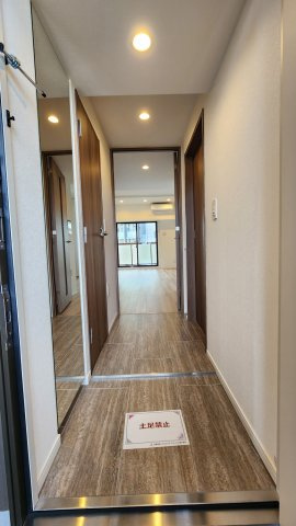 コスモグラシア新宿西早稲田の玄関