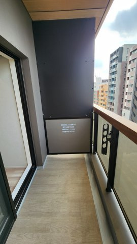 コスモグラシア新宿西早稲田のバルコニー
