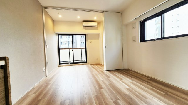 コスモグラシア新宿西早稲田の居間・リビング