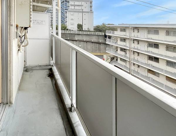 ビレッジハウス小中台2号棟のバルコニー|ビレッジハウスの同一物件・同一タイプの間取りの写真です