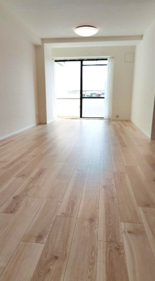 【居間・リビング】 | コボリマンション夙川桜台 | 17.5帖の広々リビングでゆったりとした時間を