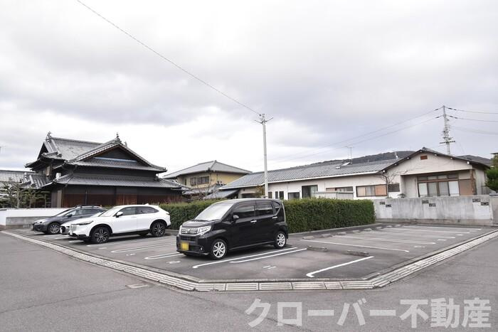 Gallusの駐車場|駐車場