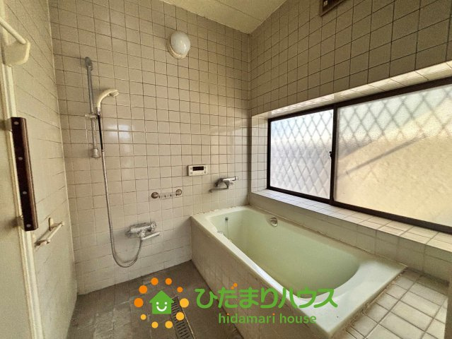 加須市旗井　中古一戸建ての浴室