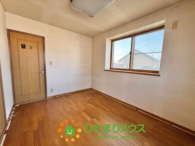 加須市旗井　中古一戸建ての洋室