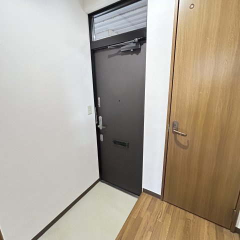 ハイツアリスの玄関