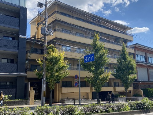 インペリアル東岡崎の外観