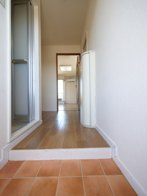 グランシャリオ津高弐番館の玄関|※写真は別の部屋のものです。