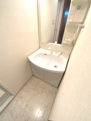 【洗面所】 | クラウンハイム瑞光フラワーコート | 独立洗面台です