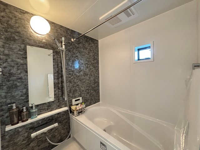 MELDIA千種区千種3312④｜名古屋市の戸建ならホームアップの浴室|【売主施工例】浴室乾燥機付きで雨の日のお洗濯もラクラク♪