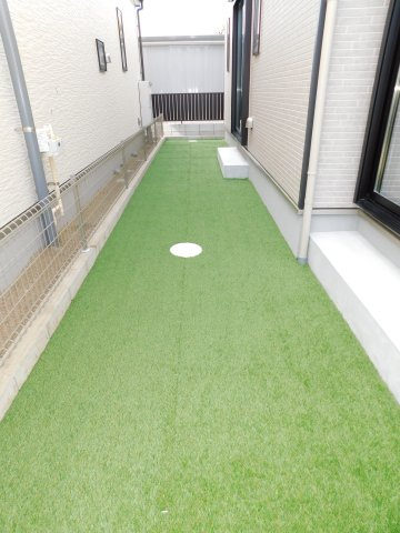 西春日井郡豊山町大字青山字居屋敷の新築一戸建の庭|◇庭◇　　芝生の庭付き♪