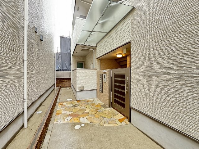 MAISON　DE　MUGET　EASTのエントランス