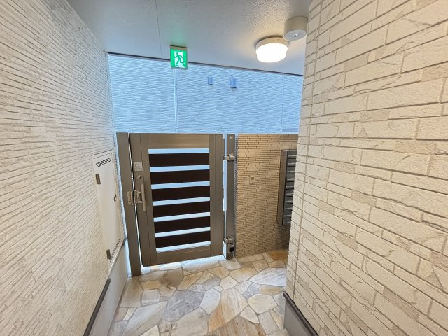 MAISON　DE　MUGET　EASTのエントランス