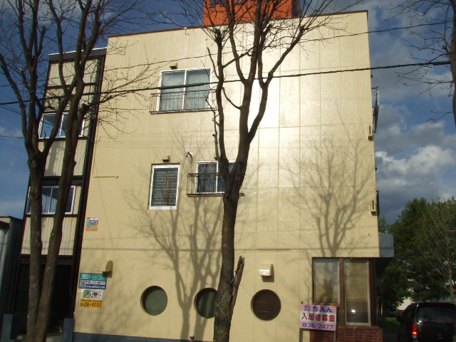 黄色い館の外観