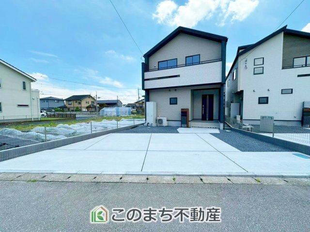 ブルーミングガーデン宇都宮市鶴田町5期の駐車場|お車並列３台分ご用意しております♪

