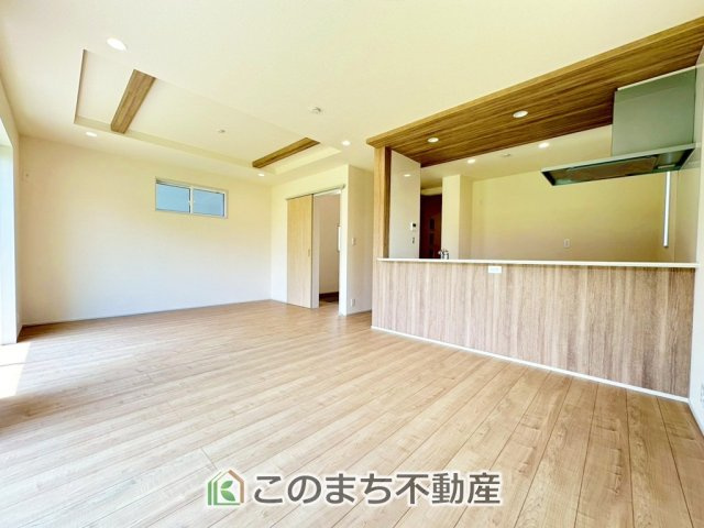 ブルーミングガーデン宇都宮市鶴田町5期の居間・リビング|時間のゆとりと空間、暖かな陽光がもたらす光と風を独占してください。新しい暮らしが始まります。
