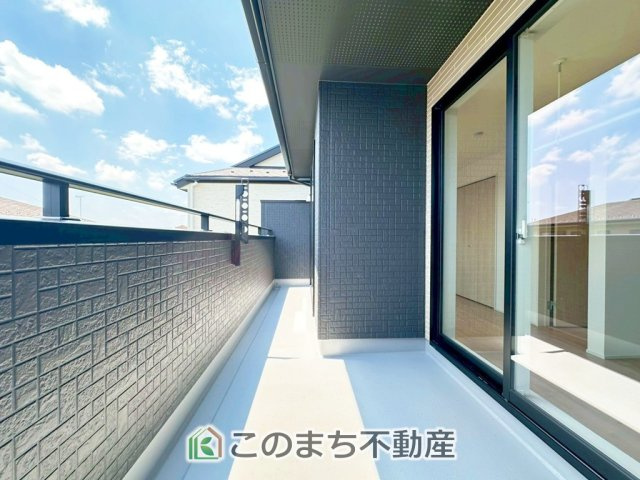 ブルーミングガーデン宇都宮市鶴田町5期のバルコニー|"南向きバルコニーがございます！
陽当りが確保されておりますので洗濯物も速乾です！"
