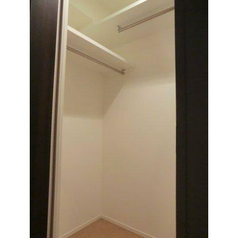 シティテラス横濱和田町エアーズコートの収納|ハンガーラック付きで楽々収納♪