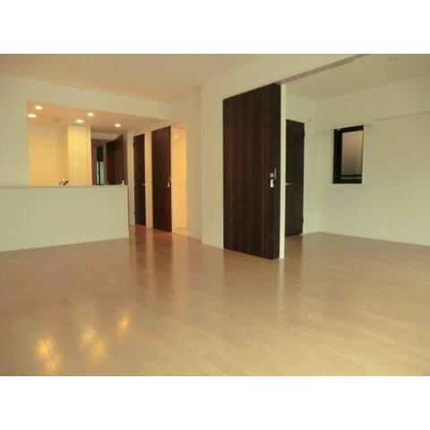 シティテラス横濱和田町エアーズコートの居間・リビング|広々としたリビング♪