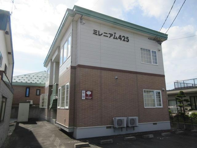 ミレニアム425の外観