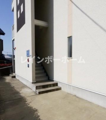 レオネクストグラシューズのエントランス