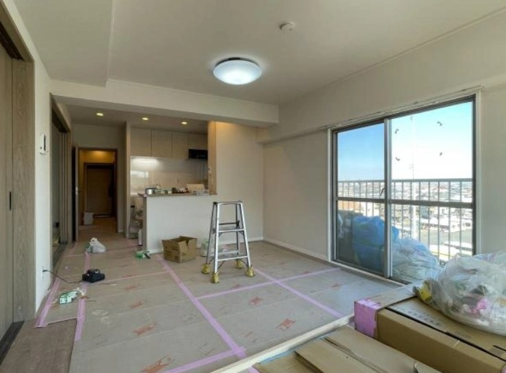 シャルム北越谷Ｂ棟の居間・リビング|リフォーム中の写真です