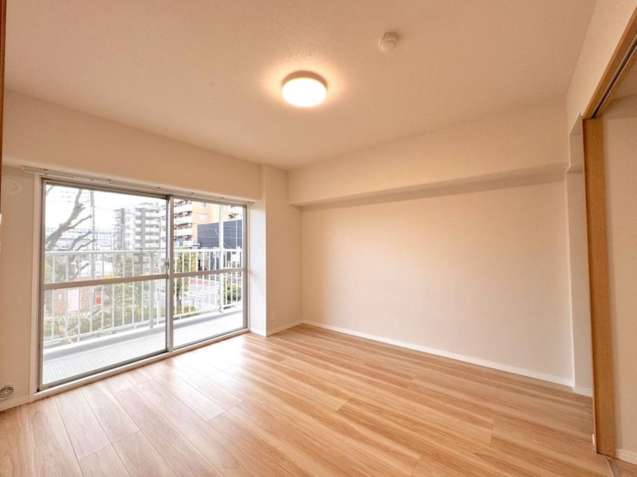 日商岩井草加マンションの洋室|ゆったりした洋室です