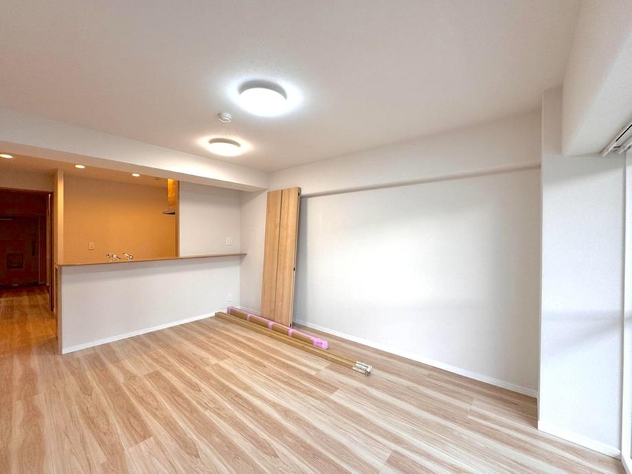 日商岩井草加マンションの居間・リビング|リビングです