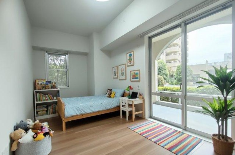 モアステージ吉川ライネスハイムＢ棟の洋室|明るい洋室です