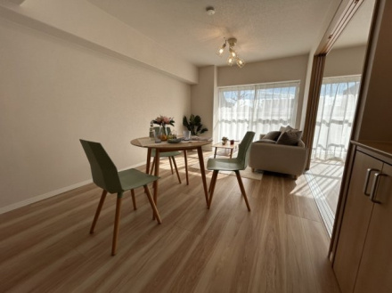 ハイツ越谷の居間・リビング|ゆったりとしたリビングです