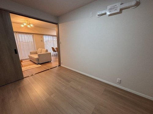 ナイスアーバン志木の洋室|個人の部屋や寝室として使える洋室です