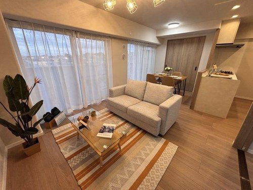 ナイスアーバン志木の居間・リビング|使いやすい居間です