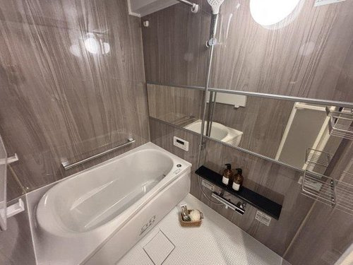 ナイスアーバン志木の浴室|落ち着いた空間のお風呂です