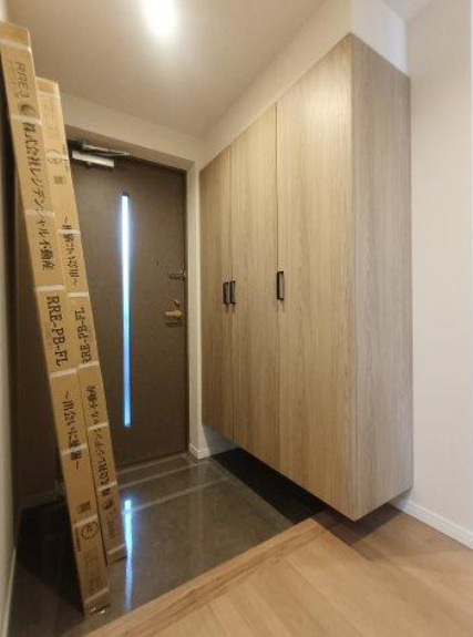 ウッドパーク吉川きよみ野Ｃ棟の玄関|落ち着いた玄関です