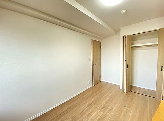 コスモ浦和埼大通り弐番館の洋室|コンパクトで使いやすい洋室です