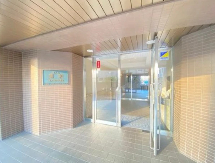 コスモ浦和埼大通り弐番館のエントランス|毎日通るエントランスはこのようになっています