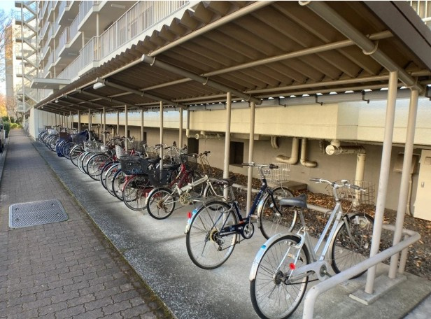 志木ニュータウン南の森弐番街８号棟のその他|駐輪場があります