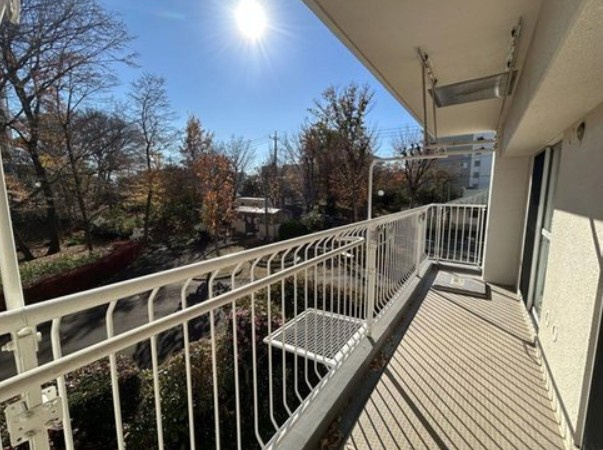 東武みよしみずほ台サンライトマンションＢ棟のバルコニー|暖かな日差しのふりそそぐバルコニー