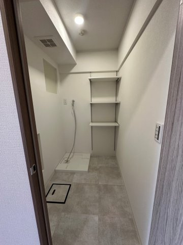 千葉ガーデンタウンB棟のランドリースペース|洗濯機置き場です