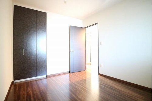 ライオンズ守谷駅前プレミアムの洋室|広々とした洋室です