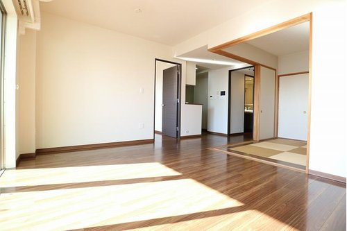 ライオンズ守谷駅前プレミアムの居間・リビング|おしゃれな居間です