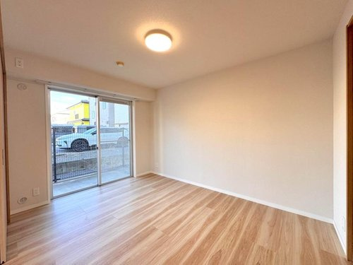 サーパス浦和の洋室|明るい洋室です