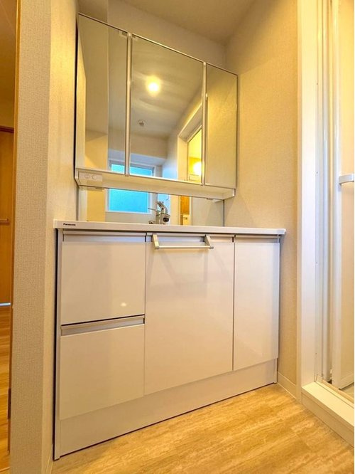 サーパス浦和の独立洗面台|使いやすい独立洗面台です