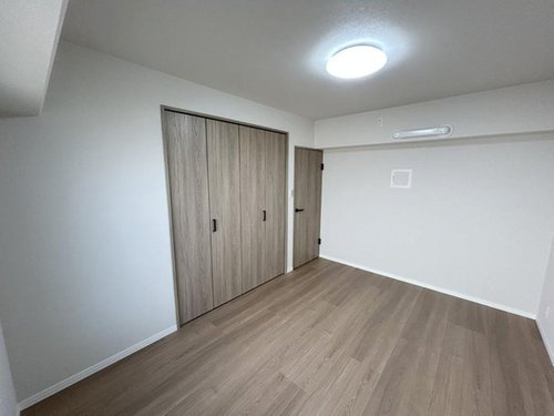 みよしみずほ台サンライトマンションＤ棟の洋室|スタンダードな洋室です