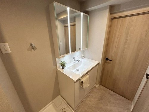 みよしみずほ台サンライトマンションＤ棟の独立洗面台|独立洗面台です