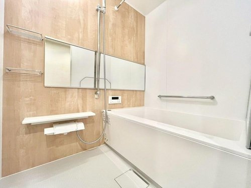 高品ハイツ１号棟の浴室|日々の疲れを癒すお風呂付です