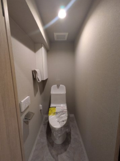 ファミリエール古河のトイレ|落ち着いた色調のトイレです