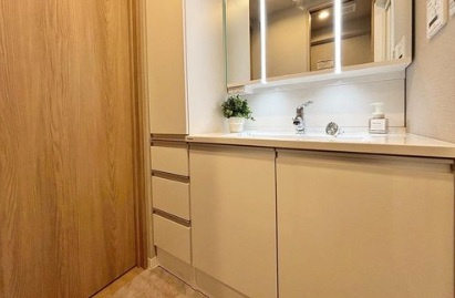 千葉ガーデンタウンＣ棟の独立洗面台|独立洗面台で身支度をすべて済ませてしまいましょう